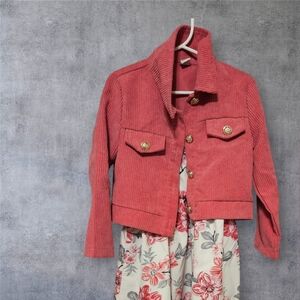 Cropped Salmon Pink Blazer with Textured Fabric and Classic Design